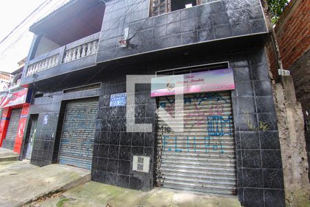 Casa à venda com 250m², 1 quarto e 2 vagas Casa à venda com 250m², 1 quarto e 2 vagasFachada