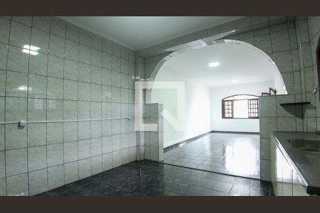 Casa à venda com 250m², 1 quarto e 2 vagas Casa à venda com 250m², 1 quarto e 2 vagasCozinha