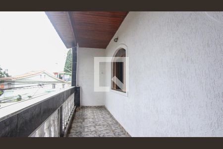 Casa à venda com 250m², 1 quarto e 2 vagas Casa à venda com 250m², 1 quarto e 2 vagasVaranda