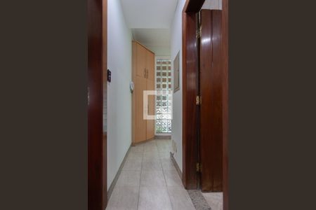 Casa para alugar com 450m², 4 quartos e 4 vagasCorredor