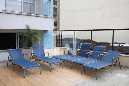 Apartamento à venda com 49m², 2 quartos e 1 vaga Apartamento à venda com 49m², 2 quartos e 1 vagaÁrea comum - Piscina