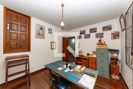 Casa à venda com 450m², 4 quartos e 3 vagasEscritório