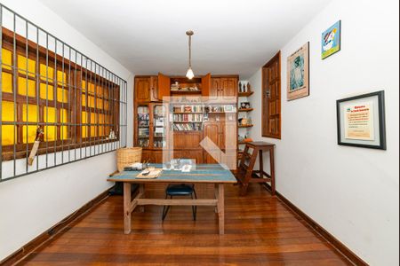 Casa à venda com 450m², 4 quartos e 3 vagasEscritório