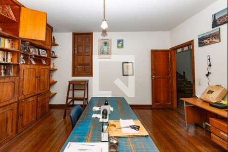 Casa à venda com 450m², 4 quartos e 3 vagasEscritório