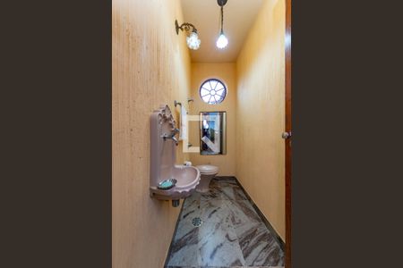 Casa à venda com 450m², 4 quartos e 3 vagasLavabo