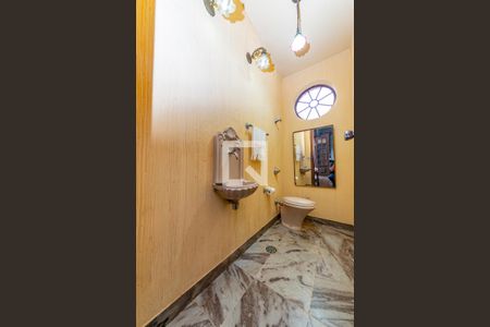 Casa à venda com 450m², 4 quartos e 3 vagasLavabo