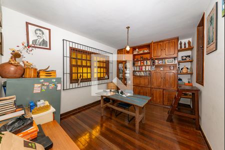 Casa à venda com 450m², 4 quartos e 3 vagasEscritório