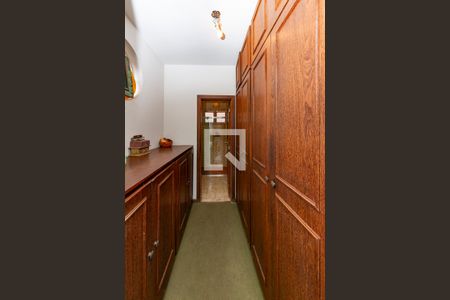 Casa à venda com 450m², 4 quartos e 3 vagasCloset da suíte