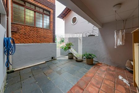 Casa à venda com 450m², 4 quartos e 3 vagasÁrea de Serviço