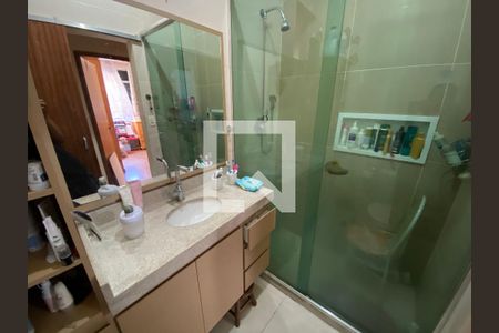 Apartamento à venda com 99m², 3 quartos e sem vagaBanheiro