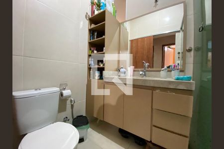 Apartamento à venda com 99m², 3 quartos e sem vagaBanheiro