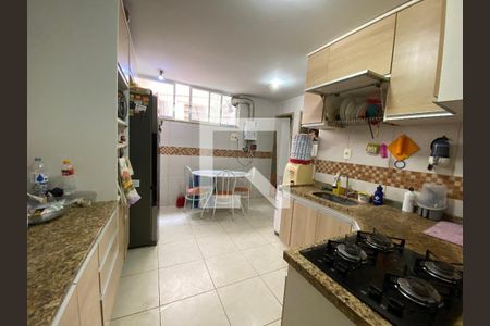 Apartamento à venda com 99m², 3 quartos e sem vagaÁrea comum - Salão de festas
