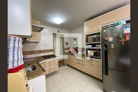 Apartamento à venda com 99m², 3 quartos e sem vagaCozinha e Área de Serviço