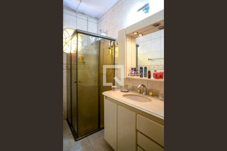 Casa à venda com 210m², 3 quartos e 2 vagas Casa à venda com 210m², 3 quartos e 2 vagasBanheiro da Suite