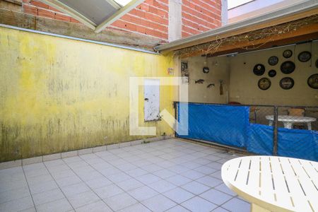 Casa à venda com 210m², 3 quartos e 2 vagas Casa à venda com 210m², 3 quartos e 2 vagasQuintal