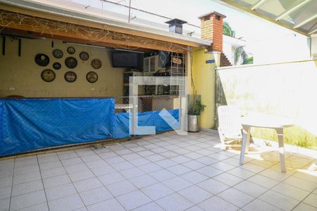 Casa à venda com 210m², 3 quartos e 2 vagas Casa à venda com 210m², 3 quartos e 2 vagasQuintal