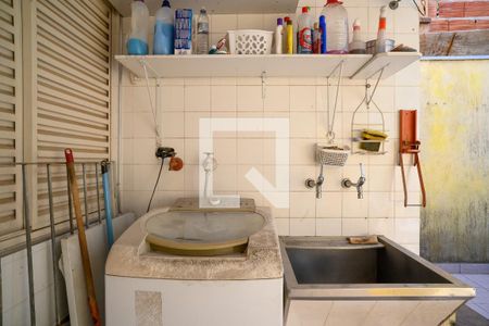 Casa à venda com 210m², 3 quartos e 2 vagas Casa à venda com 210m², 3 quartos e 2 vagasÁrea de Serviço