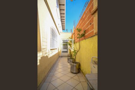 Casa à venda com 210m², 3 quartos e 2 vagas Casa à venda com 210m², 3 quartos e 2 vagasÁrea Externa