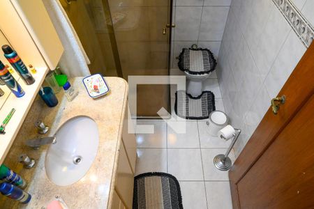 Casa à venda com 210m², 3 quartos e 2 vagas Casa à venda com 210m², 3 quartos e 2 vagasBanheiro Social