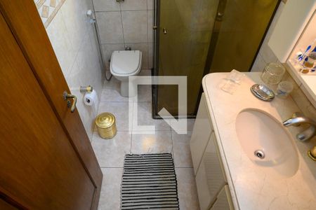 Casa à venda com 210m², 3 quartos e 2 vagas Casa à venda com 210m², 3 quartos e 2 vagasBanheiro Social