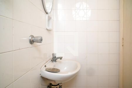 Casa à venda com 210m², 3 quartos e 2 vagas Casa à venda com 210m², 3 quartos e 2 vagasBanheiro de Serviço