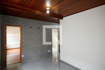 Casa para alugar com 200m², 3 quartos e 2 vagasSala