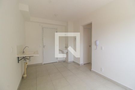 Sala/Cozinha de apartamento para alugar com 2 quartos, 32m² em Fazenda Aricanduva, São Paulo
