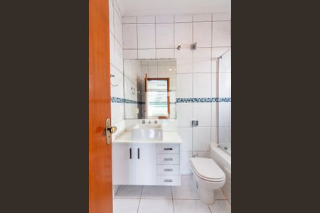 Casa à venda com 230m², 3 quartos e 4 vagas Casa à venda com 230m², 3 quartos e 4 vagasBanheiro da Suíte