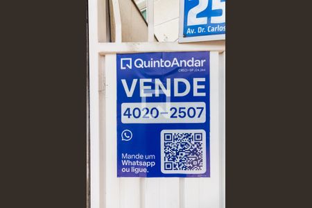 Casa à venda com 230m², 3 quartos e 4 vagas Casa à venda com 230m², 3 quartos e 4 vagasPlaca