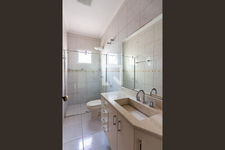 Casa à venda com 230m², 3 quartos e 4 vagas Casa à venda com 230m², 3 quartos e 4 vagasBanheiro da Suíte 3