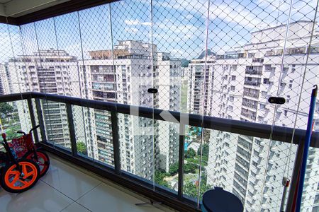 Apartamento à venda com 155m², 3 quartos e 2 vagascozinha e area de serviço - vista para varanda