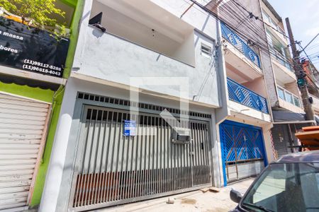 Casa à venda com 40m², 2 quartos e sem vaga Casa à venda com 40m², 2 quartos e sem vagaFachada
