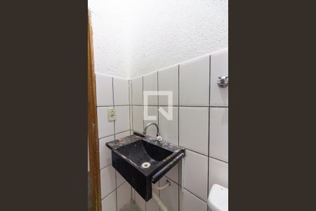 Casa à venda com 40m², 2 quartos e sem vaga Casa à venda com 40m², 2 quartos e sem vagaBanheiro