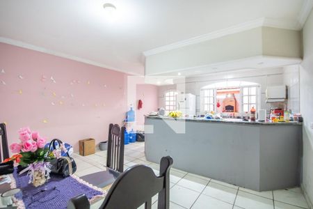 Casa para alugar com 277m², 4 quartos e 3 vagas Casa para alugar com 277m², 4 quartos e 3 vagasCozinha