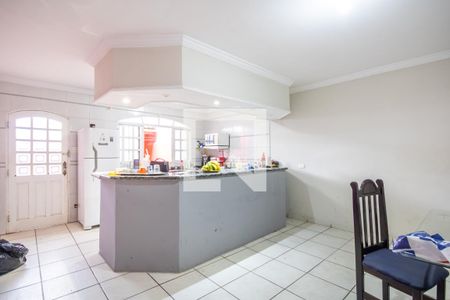 Casa para alugar com 277m², 4 quartos e 3 vagas Casa para alugar com 277m², 4 quartos e 3 vagasCozinha