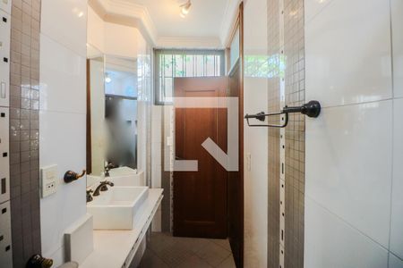 Casa para alugar com 360m², 5 quartos e 6 vagasBanheiro da Suíte 3