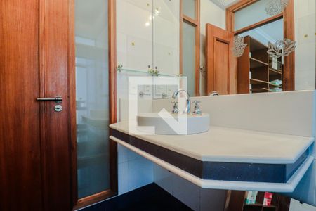 Casa para alugar com 360m², 5 quartos e 6 vagasBanheiro da Suíte 2