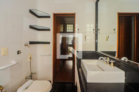 Casa para alugar com 360m², 5 quartos e 6 vagasBanheiro da Suíte 4