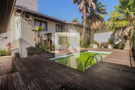 Casa para alugar com 360m², 5 quartos e 6 vagasPiscina
