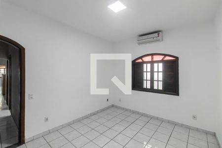 Quarto 1 de casa para alugar com 2 quartos, 100m² em Jardim Danfer, São Paulo