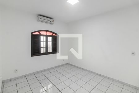 Quarto 1 de casa para alugar com 2 quartos, 100m² em Jardim Danfer, São Paulo