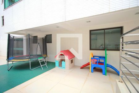 Apartamento à venda com 95m², 2 quartos e 2 vagasÁrea comum - Playground