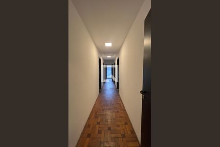 Casa para alugar com 520m², 5 quartos e 6 vagasCorredor