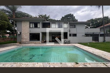 Casa para alugar com 520m², 5 quartos e 6 vagasPiscina