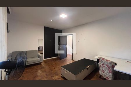 Casa para alugar com 520m², 5 quartos e 6 vagasSuite