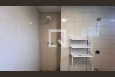 Casa para alugar com 520m², 5 quartos e 6 vagasBanheiro 2