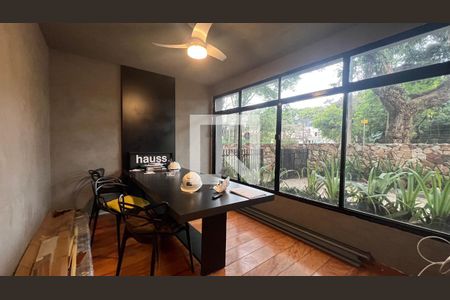 Casa para alugar com 520m², 5 quartos e 6 vagasEscritório