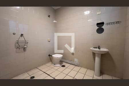 Casa para alugar com 520m², 5 quartos e 6 vagasBanheiro da Suíte