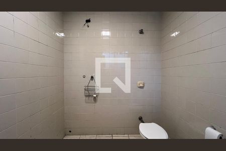 Casa para alugar com 520m², 5 quartos e 6 vagasBanheiro da Suíte