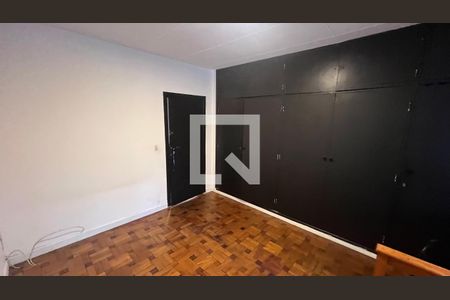 Casa para alugar com 520m², 5 quartos e 6 vagasQuarto 2